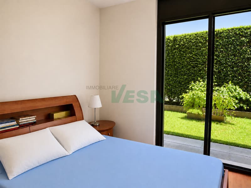 Bel appartamento 6,5 locali con giardino in tranquilla zona collinare (6)