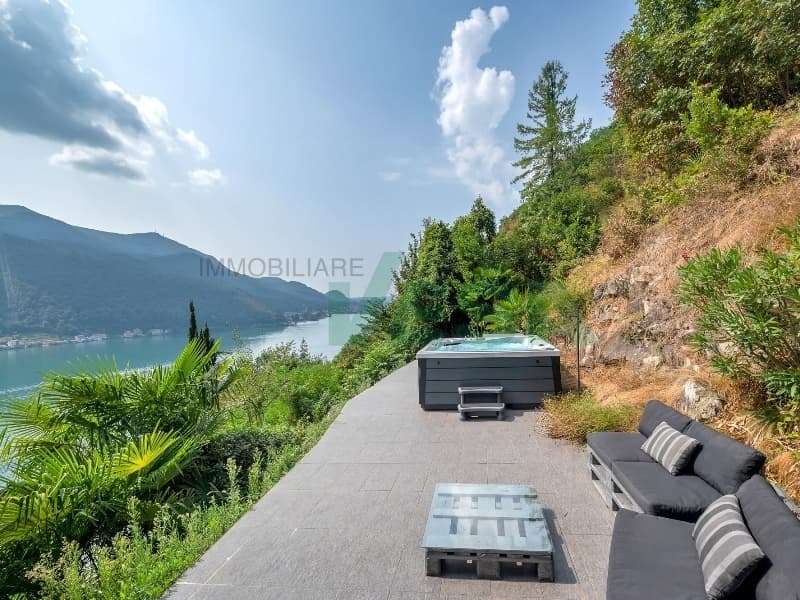 Affascinante proprietà con vista spettacolare e in zona tranquilla (5)