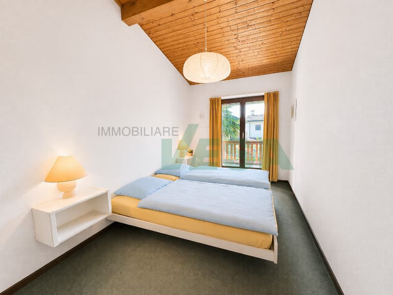 Accogliente casa con incantevole giardino, a due passi dal lago (11)