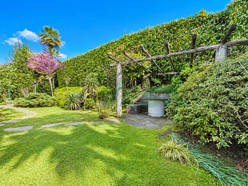 Elegante appartamento 5,5 locali con bella vista e giardino privato (7)