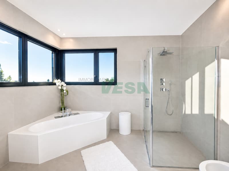 Moderna villa nuova con spettacolare vista panoramica e piscina (8)