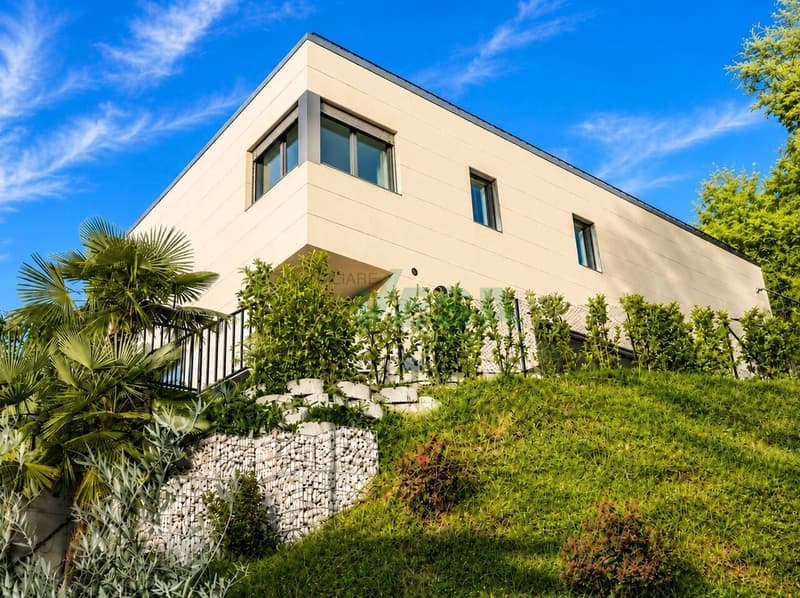 Moderna villa nuova con spettacolare vista panoramica e piscina (5)