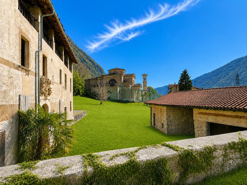 Bel terreno edificabile in splendida posizione tranquilla e soleggiata (3)