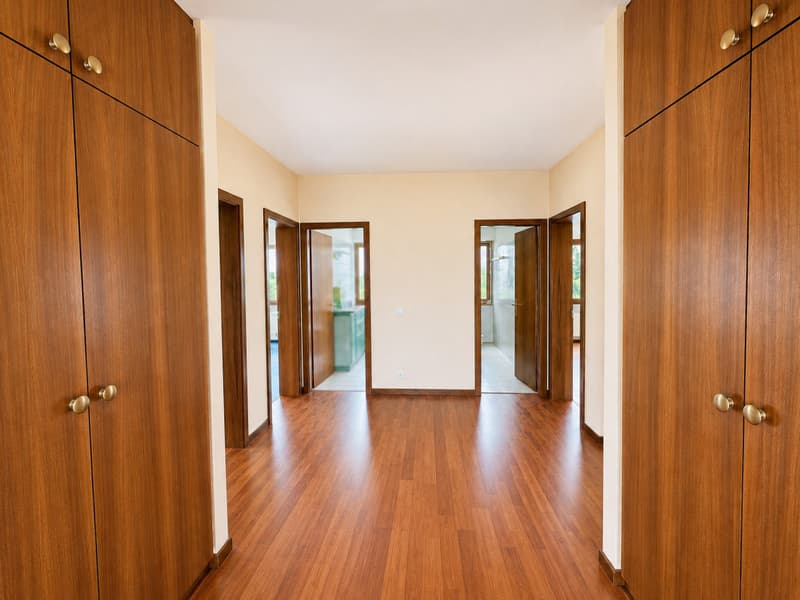 Spazioso e tranquillo appartamento 3,5 locali con giardino privato (13)