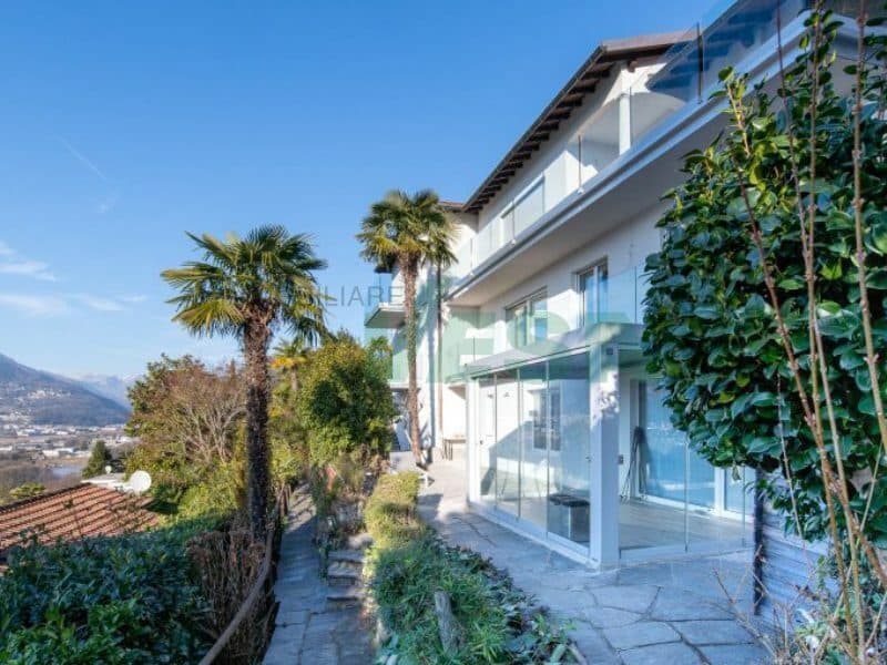 Delizioso appartamento monolocale con vista lago e bella terrazza (1)