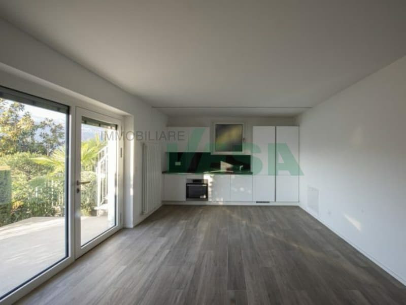 Delizioso appartamento monolocale con vista lago e bella terrazza (2)