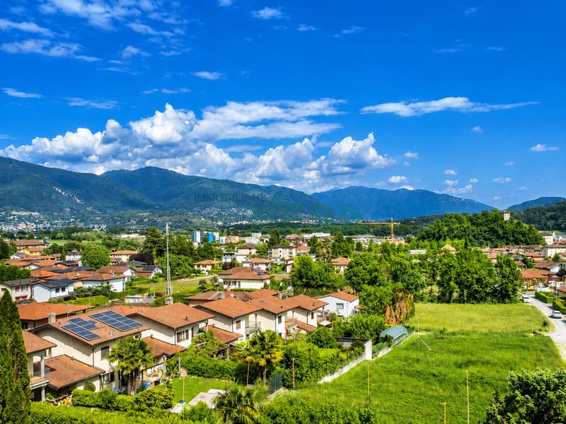 Incantevole villa dalle linee armoniose e moderne, immersa nei vigneti (3)