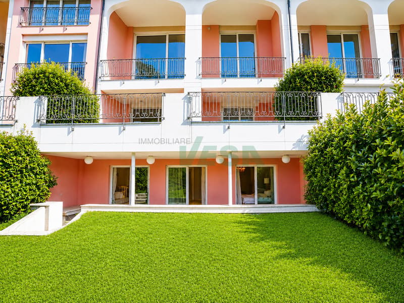 Elegante appartamento duplex di 4,5 locali con magnifica vista (8)
