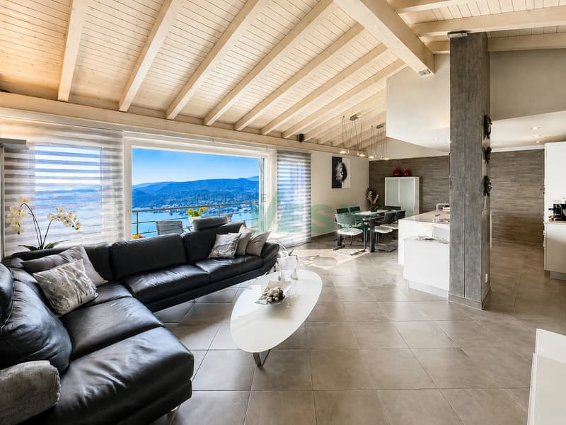Moderna e luminosa villa mono-bifamiliare con splendida vista aperta (5)