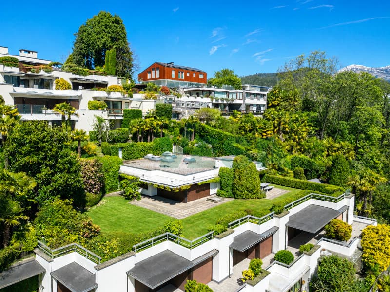 Splendido attico 6,5 locali con fantastica vista lago e bel giardino (1)