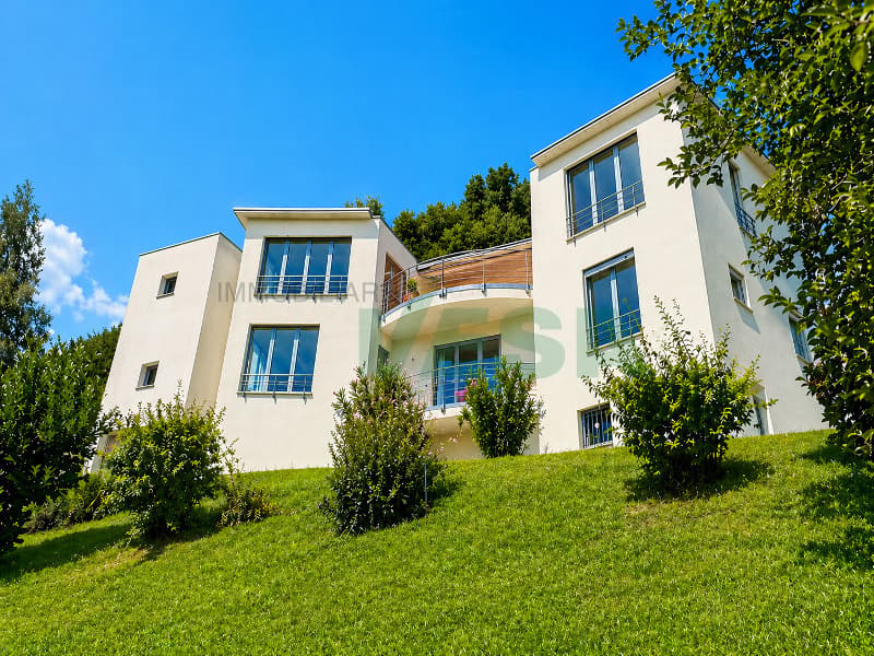 Proprietà di charme con villa, bel rustico e ampio terreno edificabile (2)