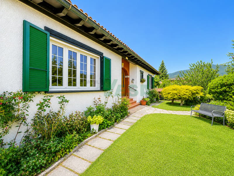 Accogliente casa unifamiliare su un unico piano con ampio giardino (1)