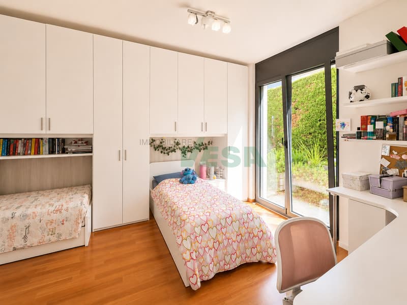 Bel appartamento 6,5 locali con giardino in tranquilla zona collinare (9)