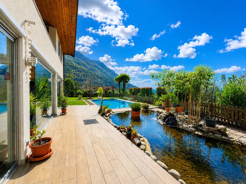 Spaziosa villa con piscina, grande giardino e appartamento monolocale (9)