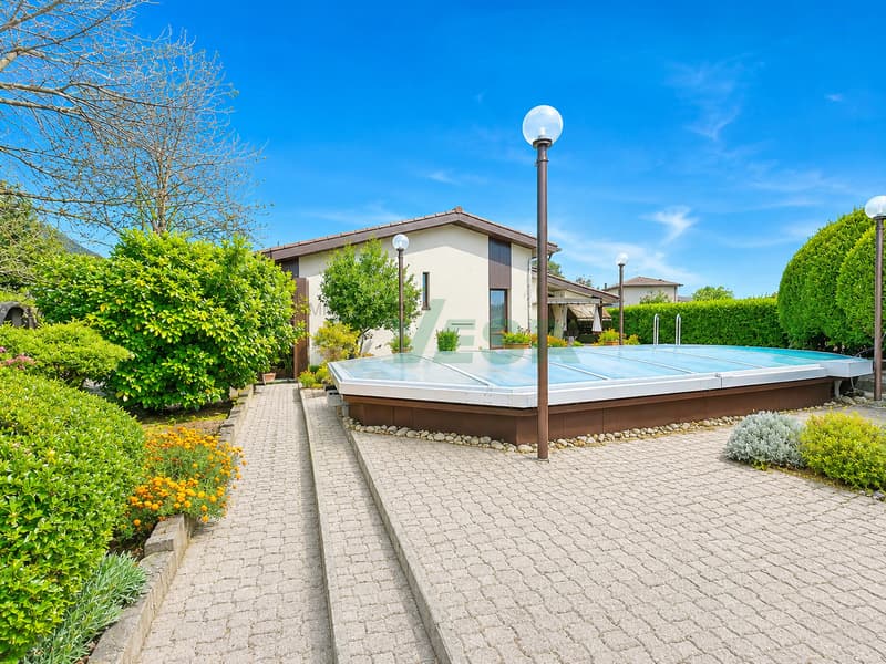 Accogliente villa unifamiliare su un piano con bel giardino e piscina (2)
