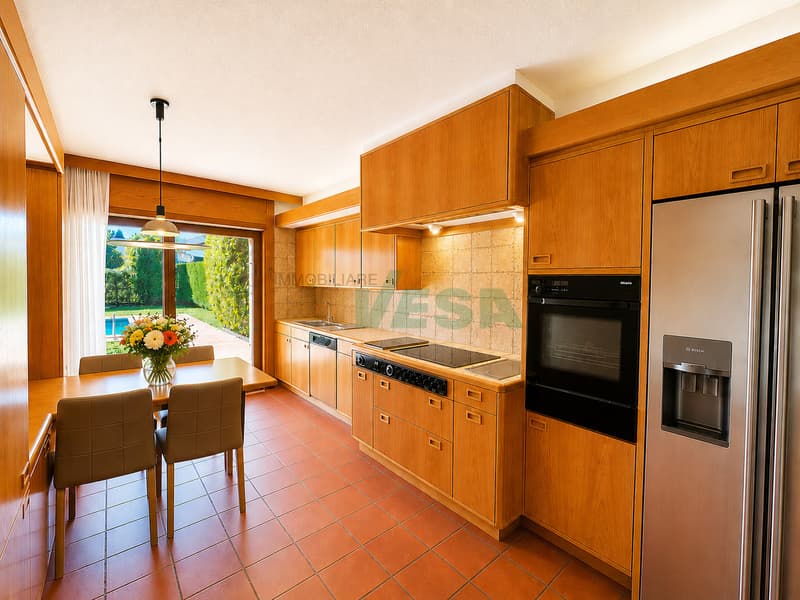 Ampia ed elegante villa signorile con molto spazio e con bella piscina (9)
