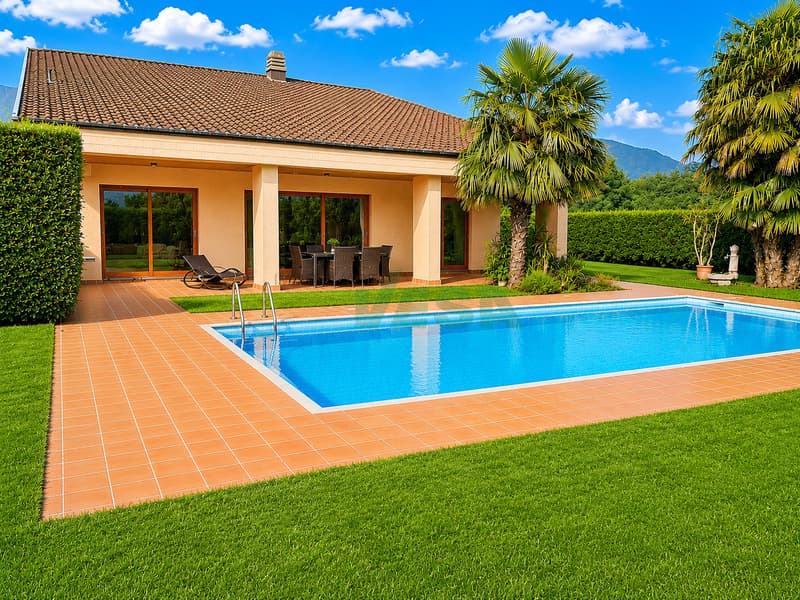 Ampia ed elegante villa signorile con molto spazio e con bella piscina (1)