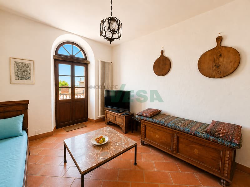 Affascinante ampia casa di nucleo con un grande e splendido giardino (8)