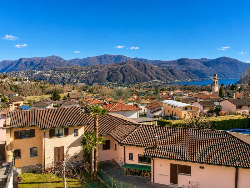 Bel terreno edificabile di 751 m2 ben soleggiato e con vista lago (1)
