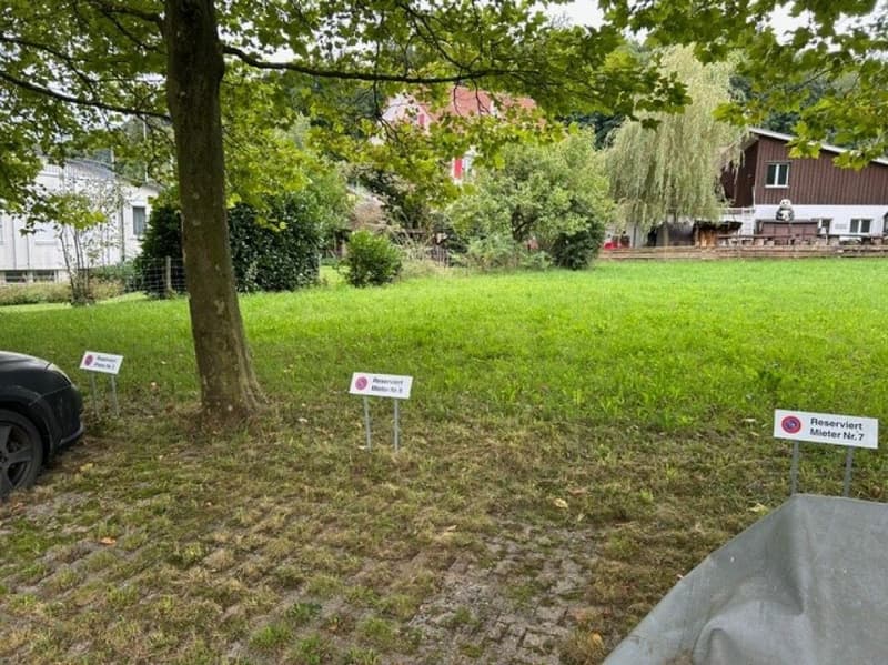 Places de stationnement extérieures à louer (1)