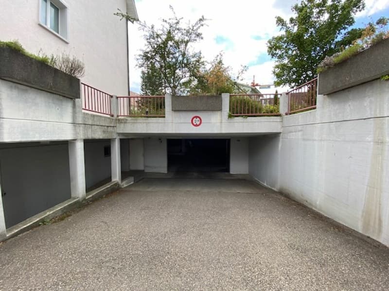 Tiefgaragenplatz zu vermieten (1)