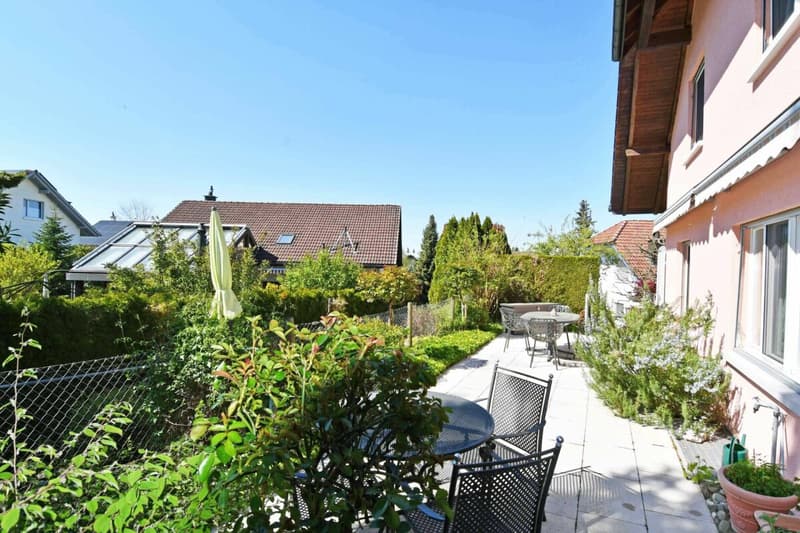 Very well-maintained 7.5-room single-family house with a beautiful garden (10)