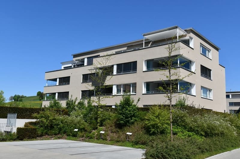 Aussenabstellplätze in Überbauung "Hohleich" zu vermieten (2)