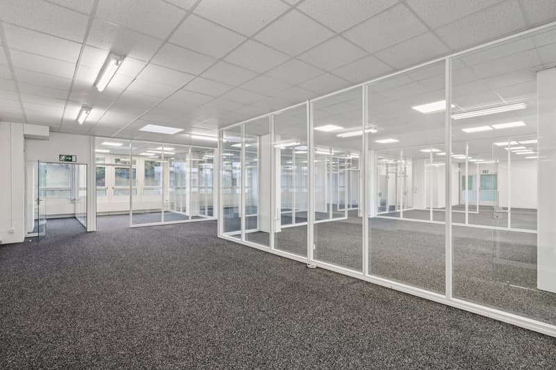 Ready-for-occupancy and built-out office spaces for CHF 90.00/m²/year (4)