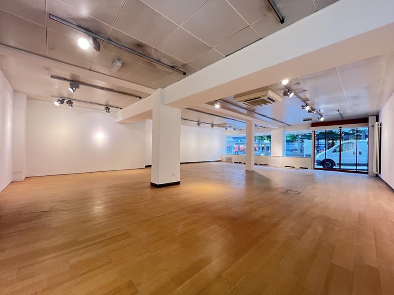 Spacious office or practice rooms in a central location (3)