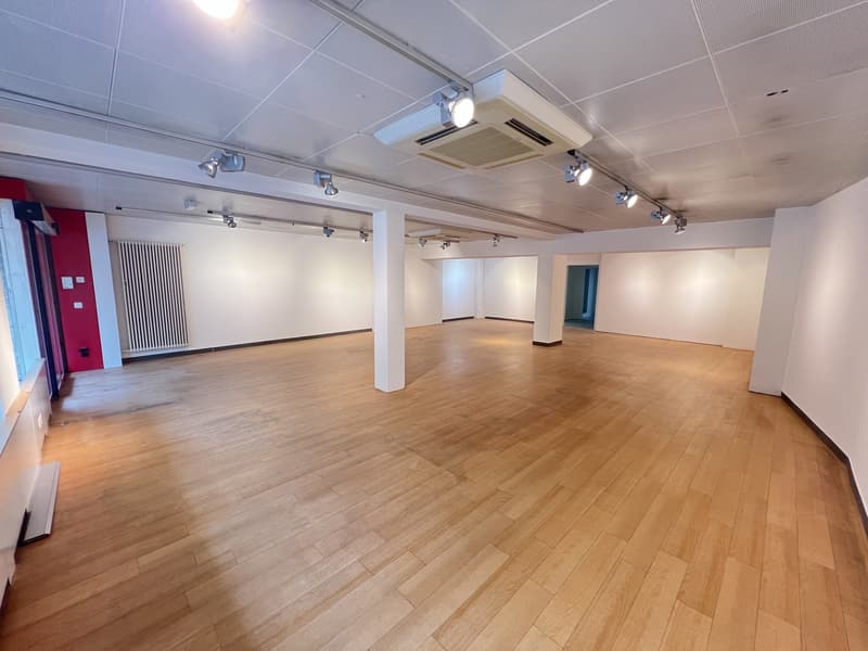 Spacious office or practice rooms in a central location (2)