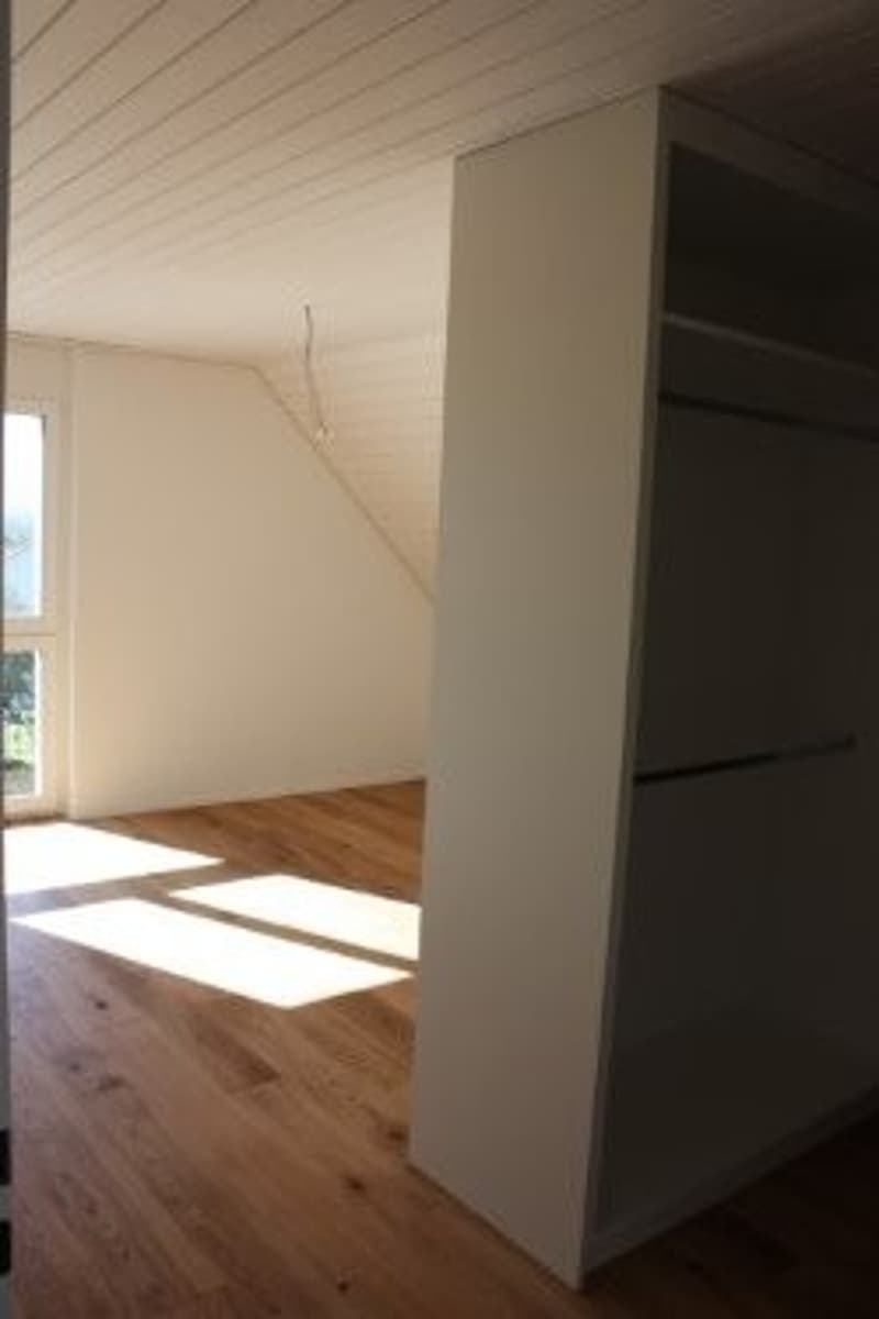 Schlafzimmer mit Schrank