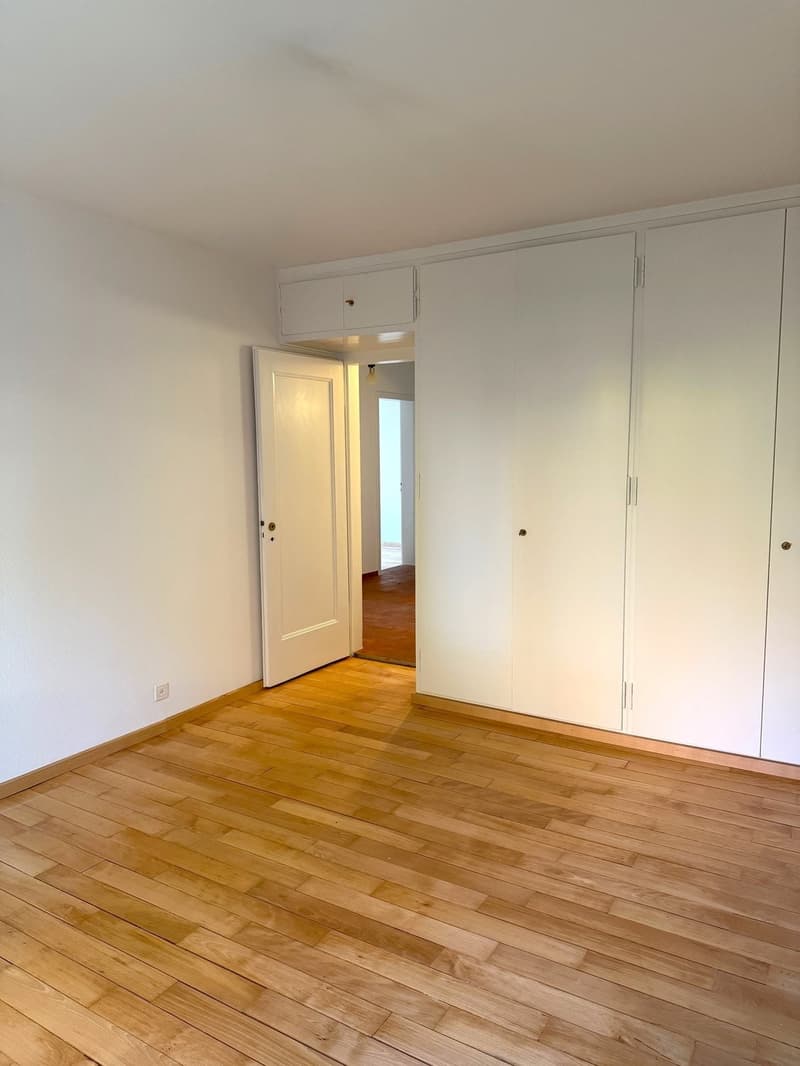 Zimmer Schränke zu