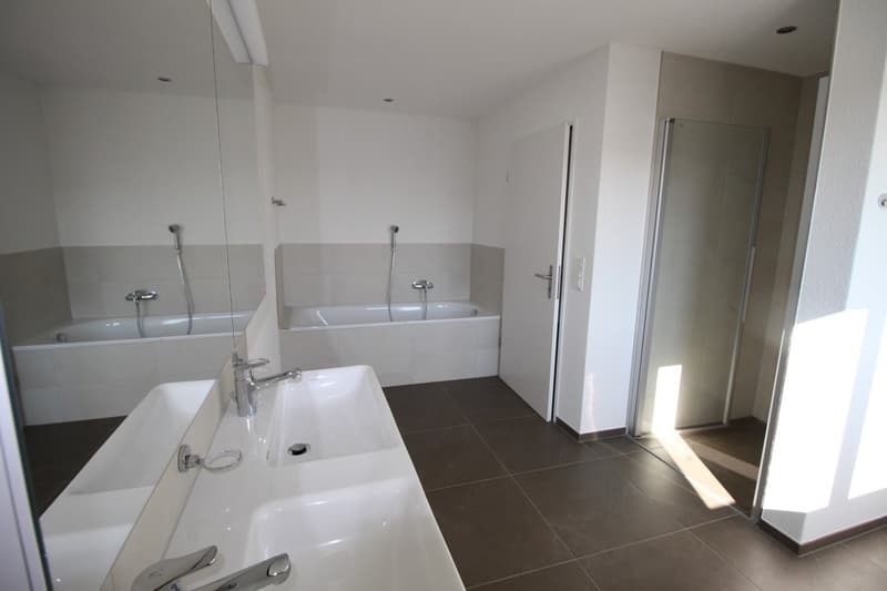 Badezimmer mit Dusche