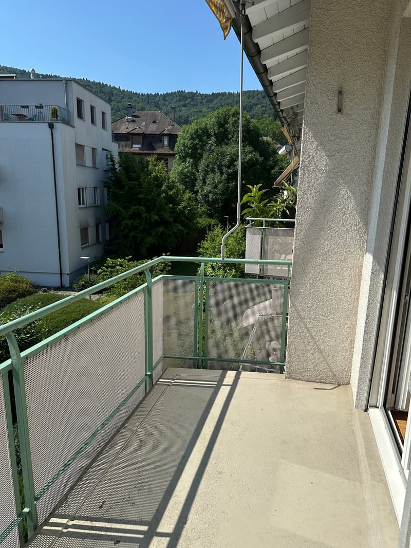 Bel appartement 4.5 pièces dans un endroit calme mais central! (8)