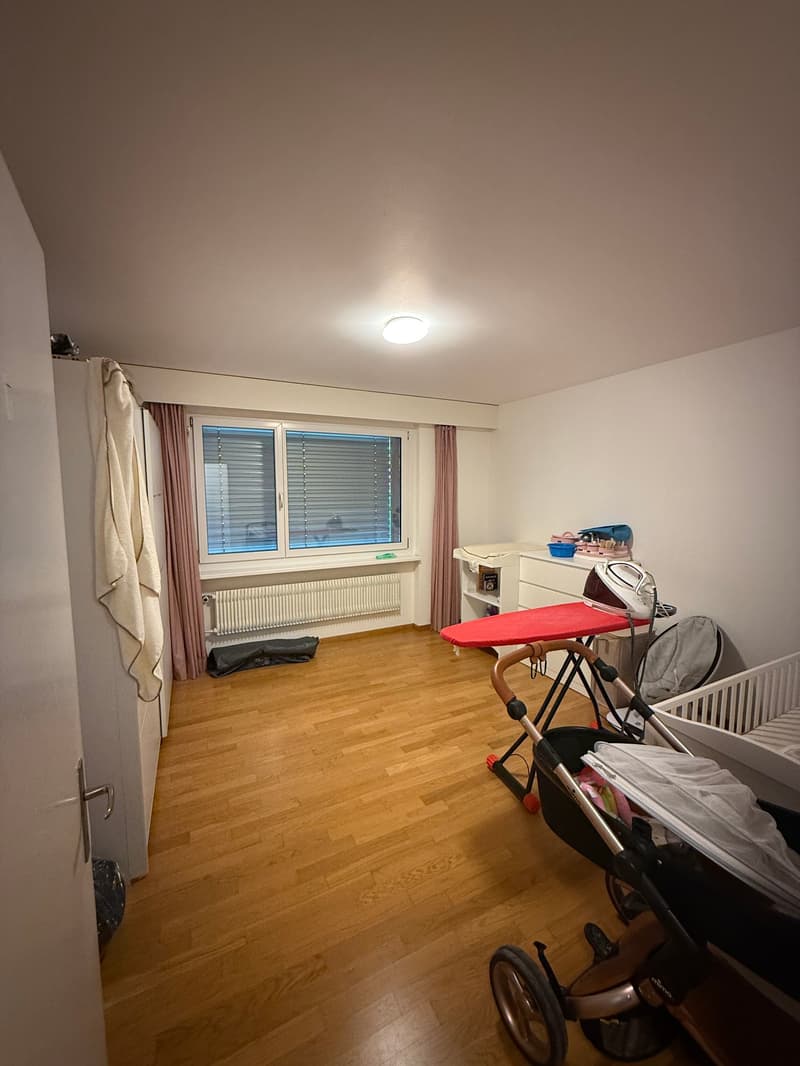 Grosszügige 4.0-Zimmerwohnung zu vermieten! (7)
