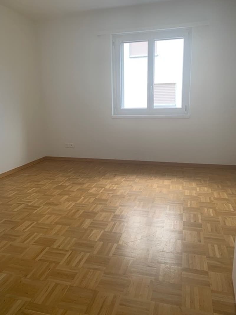 Helle 4.5-Zimmer-Wohnung mit Balkon (9)