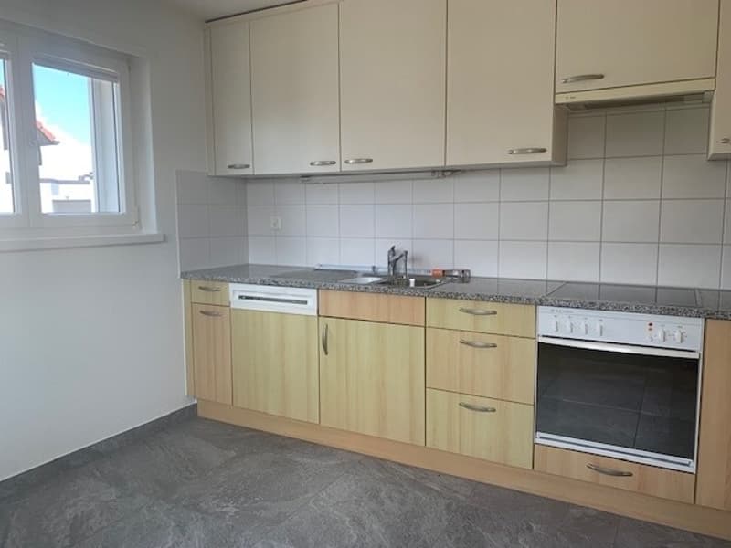Helle 4.5-Zimmer-Wohnung mit Balkon (3)