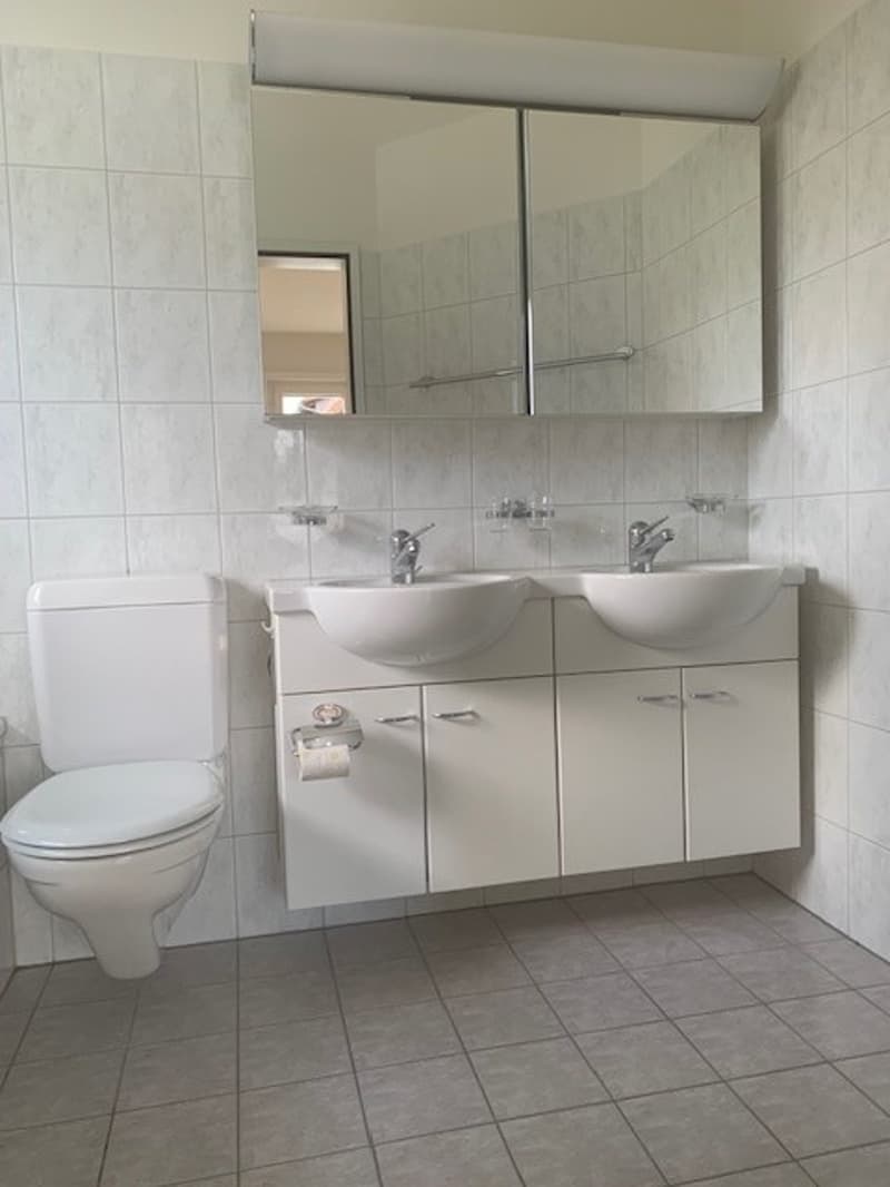 Helle 4.5-Zimmer-Wohnung mit Balkon (6)