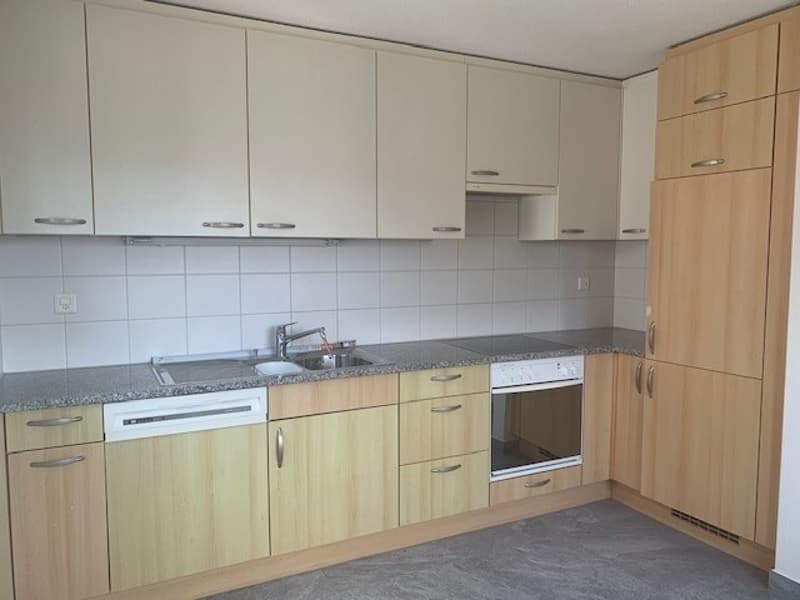 Helle 4.5-Zimmer-Wohnung mit Balkon (4)
