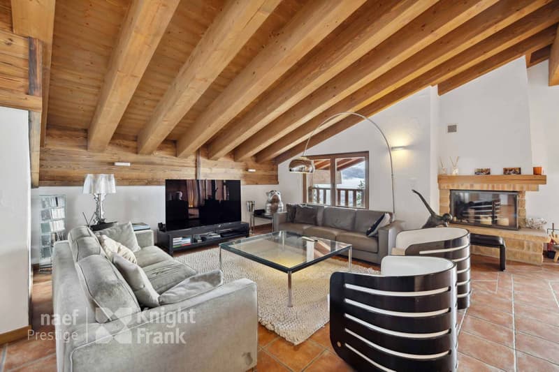 Four-and-a-half-room attic triplex (2)
