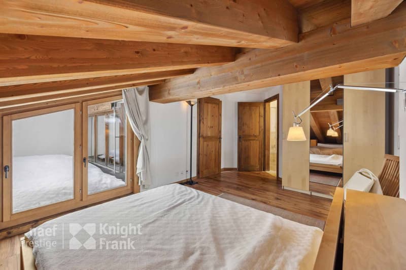 Four-and-a-half-room attic triplex (8)
