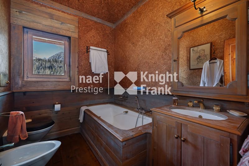 Attic apartment close to the golf course with individual studio (10)