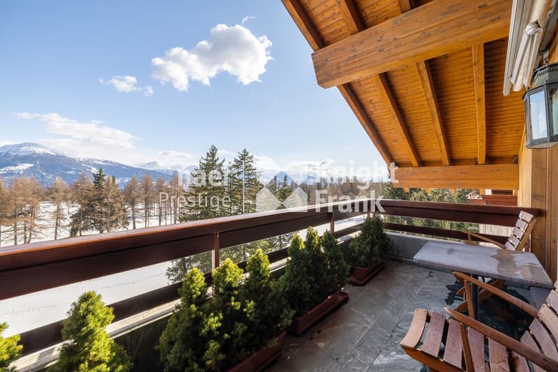 Attic apartment close to the golf course with individual studio (11)