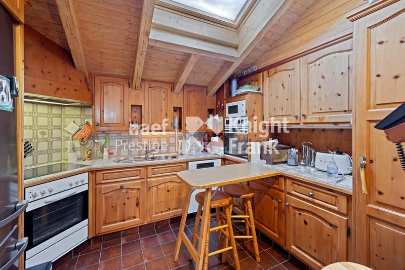 Attic apartment close to the golf course with individual studio (3)