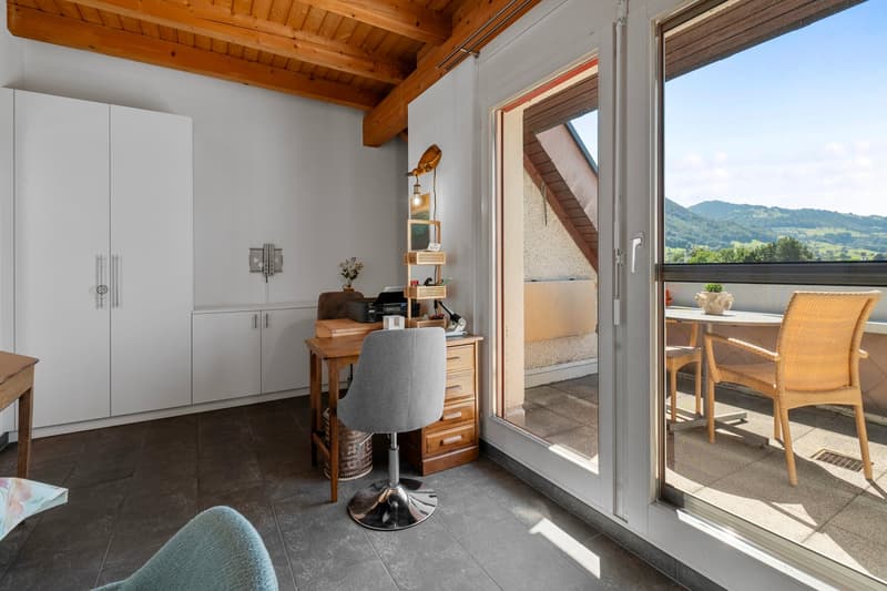 Appartement moderne 3.5 pièces avec balcon et garage à Buttikon SZ (22)