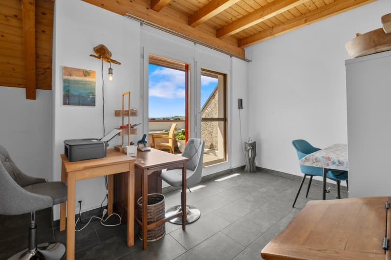 Appartement moderne 3.5 pièces avec balcon et garage à Buttikon SZ (21)