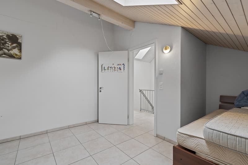 Modern 7.5-room single-family house with garden and terrace in Glarus (27)