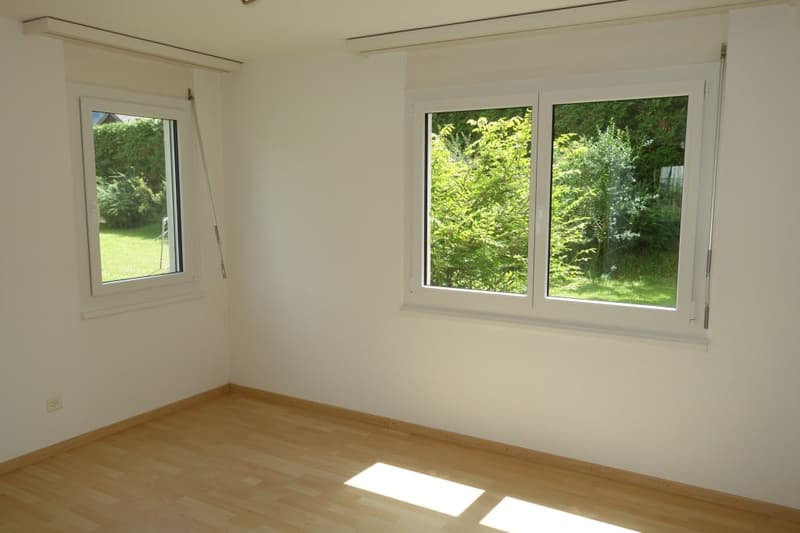 Geräumige 4.5-Zimmer-Wohnung im Erdgeschoss in Reichenburg (8)