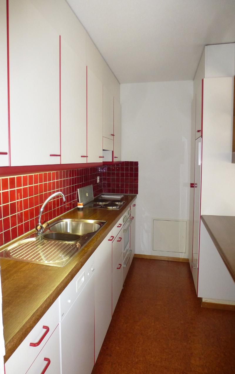 Charmante 2.5-Zimmer-Wohnung mit Balkon und Bergblick in Mollis (4)