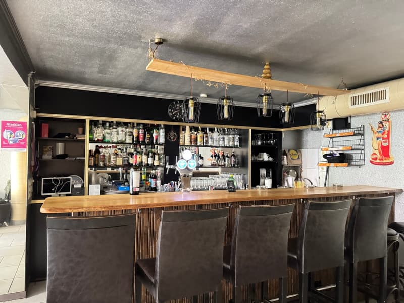 Charmantes Café/Bar-Lokal im Herzen von Glarus – «Gasthaus zur Linde» (2)